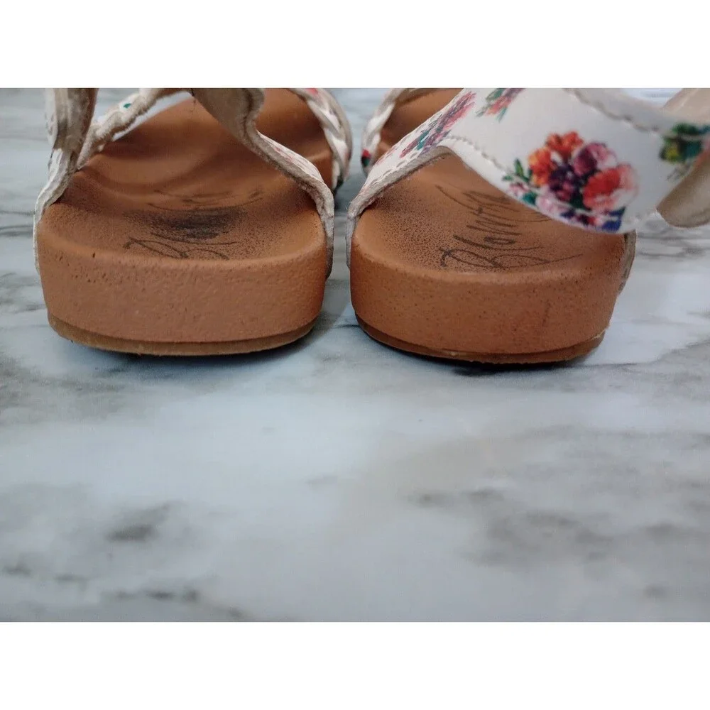 Blowfish Malibu White Floral Sandals Size 6